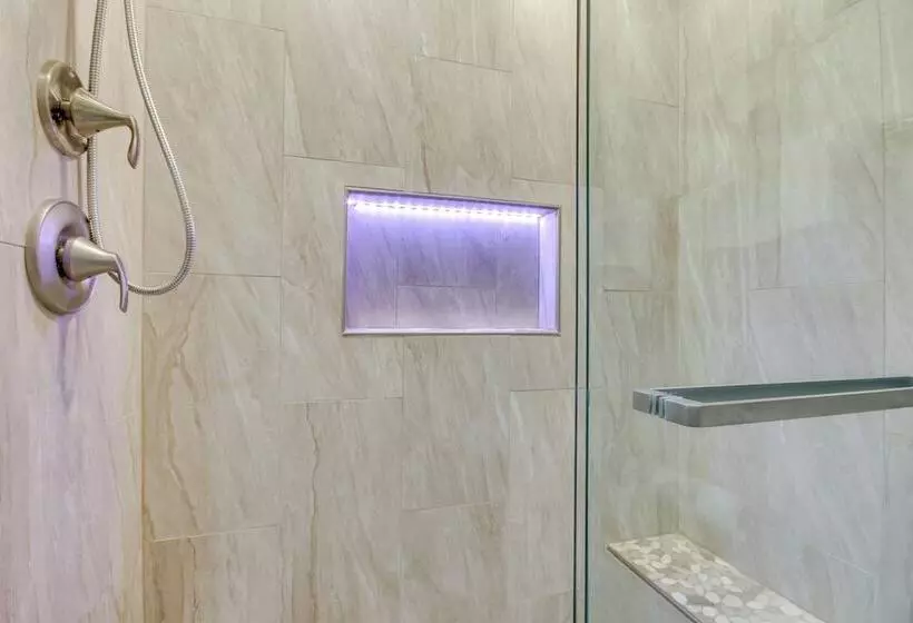 Waterfront Lakehouse W/ Private Dock & Fire Pit!