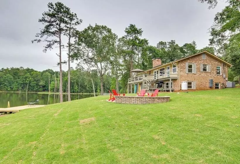 Waterfront Lakehouse W/ Private Dock & Fire Pit!
