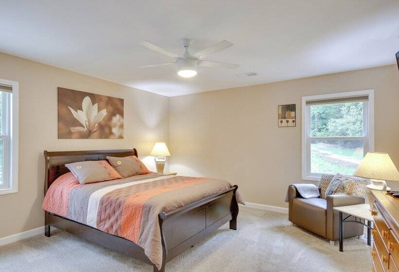 Waterfront Lakehouse W/ Private Dock & Fire Pit!