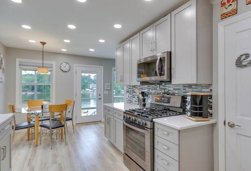 Waterfront Lakehouse W/ Private Dock & Fire Pit!