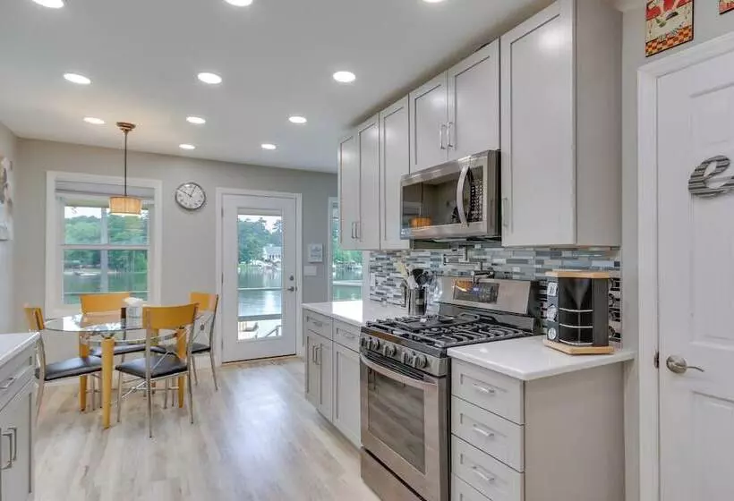 Waterfront Lakehouse W/ Private Dock & Fire Pit!