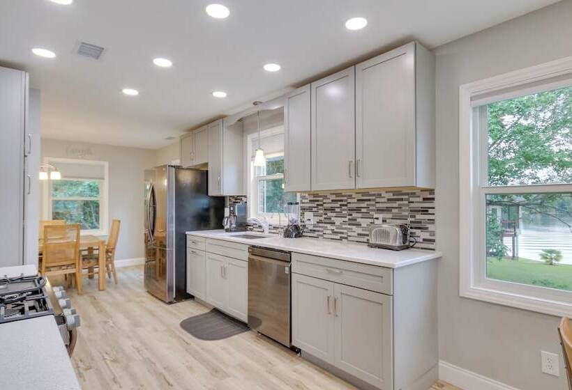 Waterfront Lakehouse W/ Private Dock & Fire Pit!