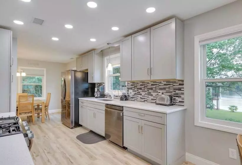 Waterfront Lakehouse W/ Private Dock & Fire Pit!