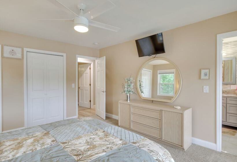 Waterfront Lakehouse W/ Private Dock & Fire Pit!