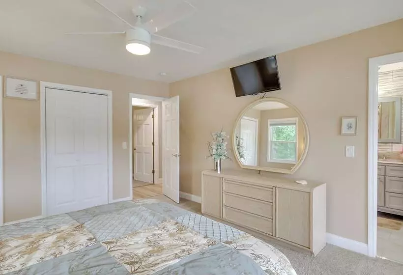 Waterfront Lakehouse W/ Private Dock & Fire Pit!