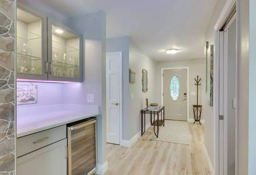 Waterfront Lakehouse W/ Private Dock & Fire Pit!