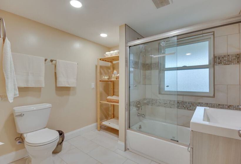 Waterfront Lakehouse W/ Private Dock & Fire Pit!