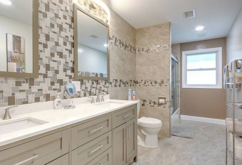 Waterfront Lakehouse W/ Private Dock & Fire Pit!