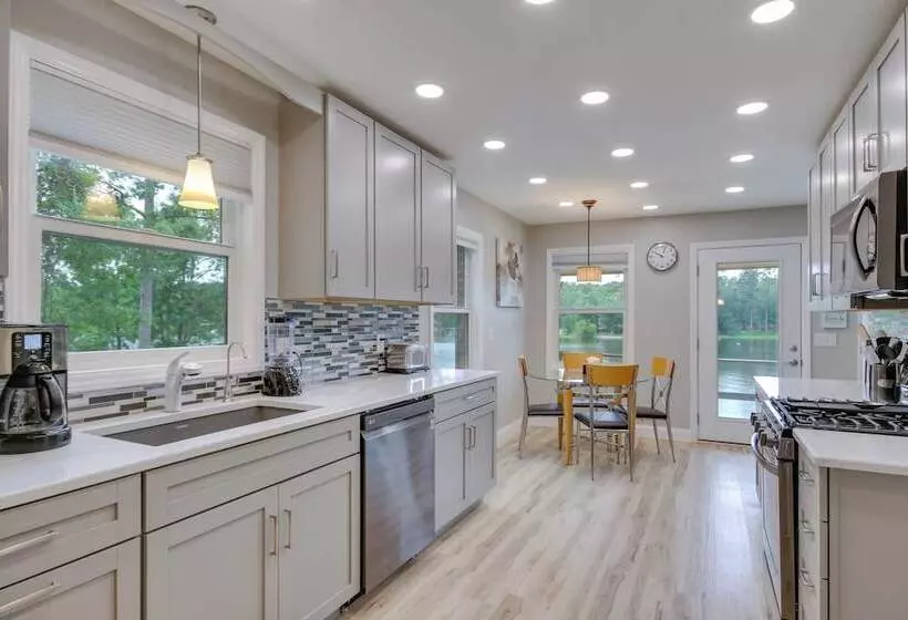 Waterfront Lakehouse W/ Private Dock & Fire Pit!