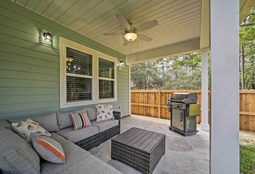 West End Home W/ Yard < 1 Mi To Beach Access!