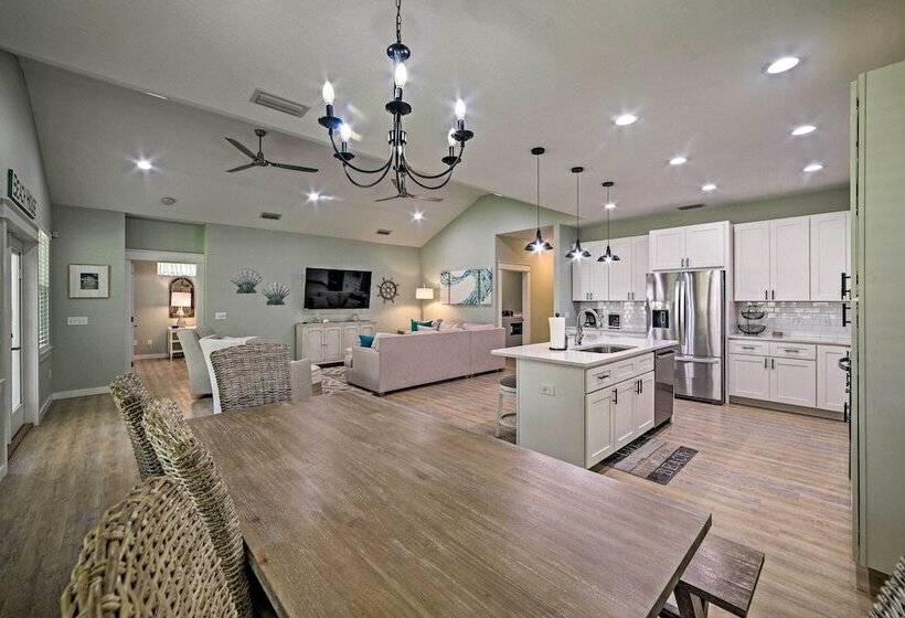 West End Home W/ Yard < 1 Mi To Beach Access!