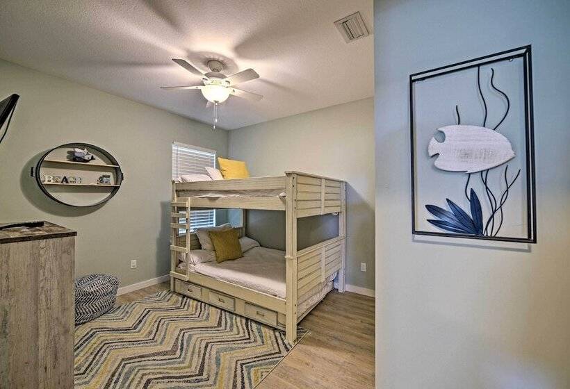 West End Home W/ Yard < 1 Mi To Beach Access!