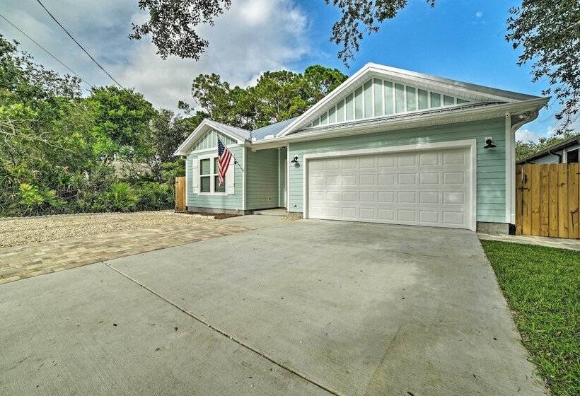 West End Home W/ Yard < 1 Mi To Beach Access!
