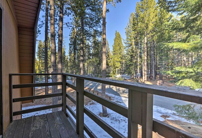 4 Season Tahoe Hideaway: 1 Block To Biking!
