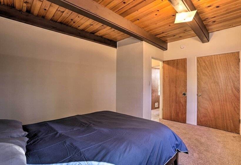 4 Season Tahoe Hideaway: 1 Block To Biking!