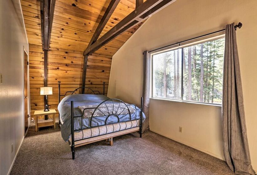 4 Season Tahoe Hideaway: 1 Block To Biking!