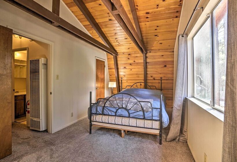 4 Season Tahoe Hideaway: 1 Block To Biking!