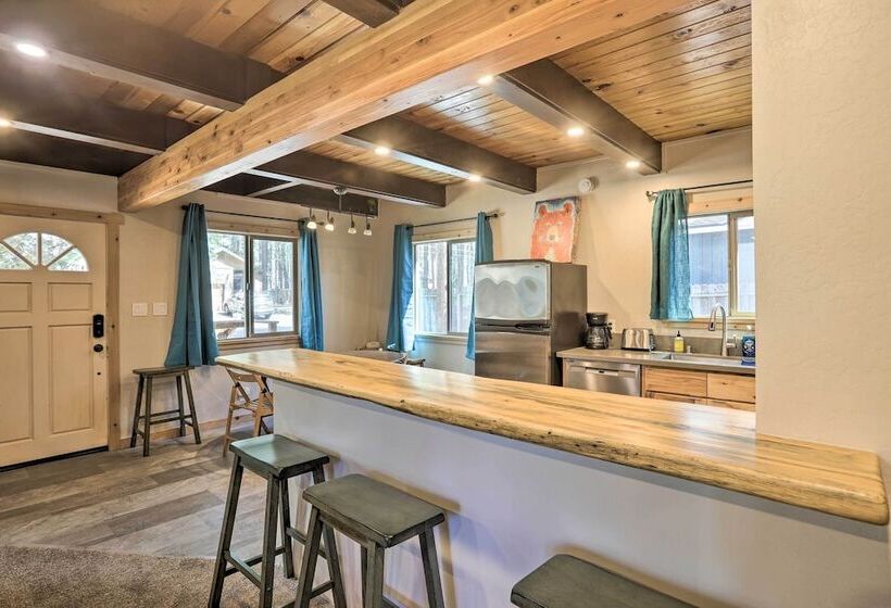 4 Season Tahoe Hideaway: 1 Block To Biking!