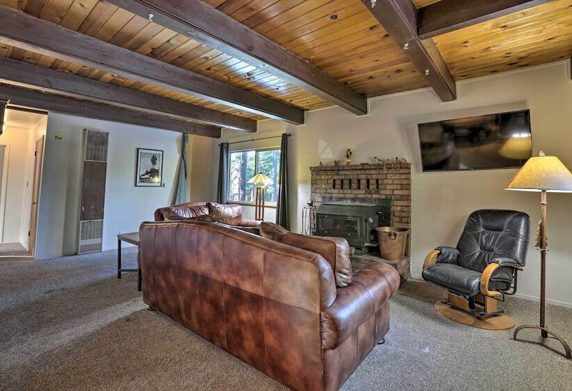 4 Season Tahoe Hideaway: 1 Block To Biking!