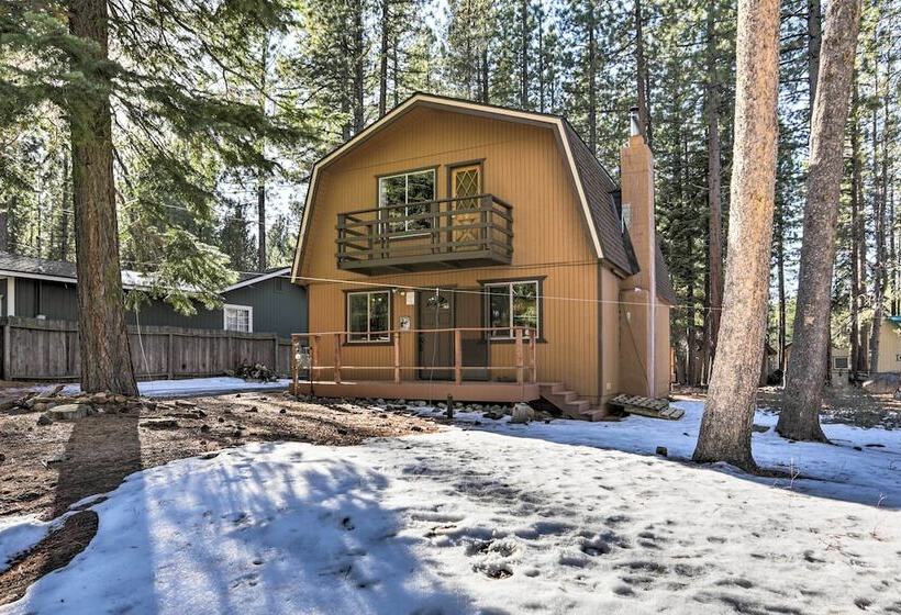 4 Season Tahoe Hideaway: 1 Block To Biking!