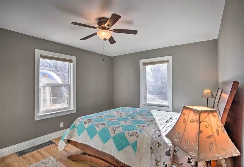 Adventure Home Base   7 Blocks To Downtown!