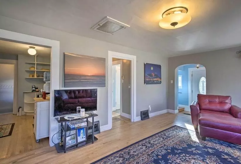 Adventure Home Base   7 Blocks To Downtown!