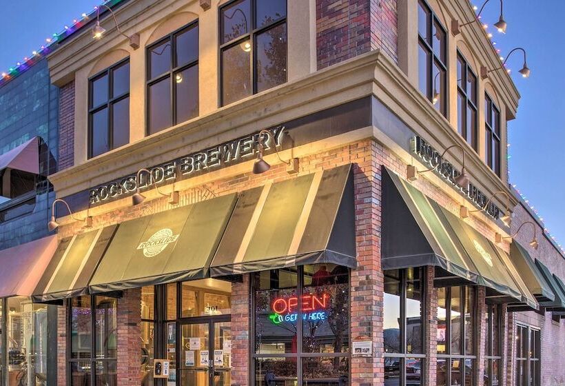 Adventure Home Base 7 Blocks To Downtown!