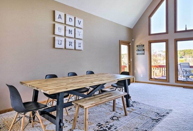 Apple Valley Home, Shared Golf Course On Site