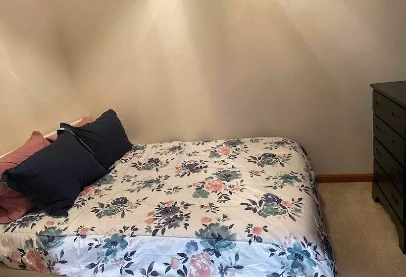 Apple Valley Home, Shared Golf Course On Site