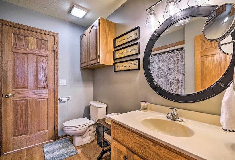 Apple Valley Home, Shared Golf Course On Site