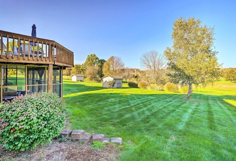 Apple Valley Home, Shared Golf Course On Site