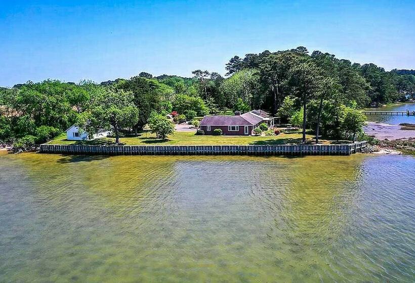 Bayfront Retreat W/ Game Room + Outdoor Pool!