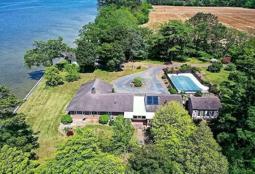 Bayfront Retreat W/ Game Room + Outdoor Pool!