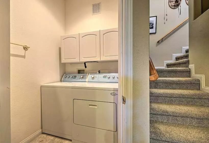 Beautiful View Home W/ Fenced Yard, 5 Mi To Lake!