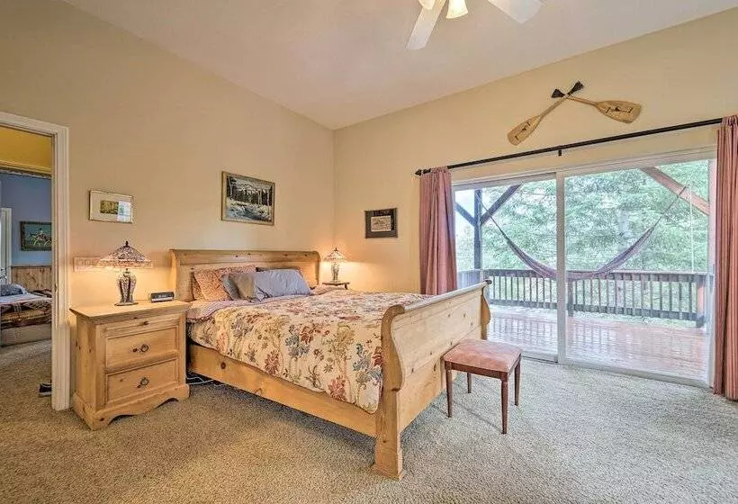 Beautiful View Home W/ Fenced Yard, 5 Mi To Lake!