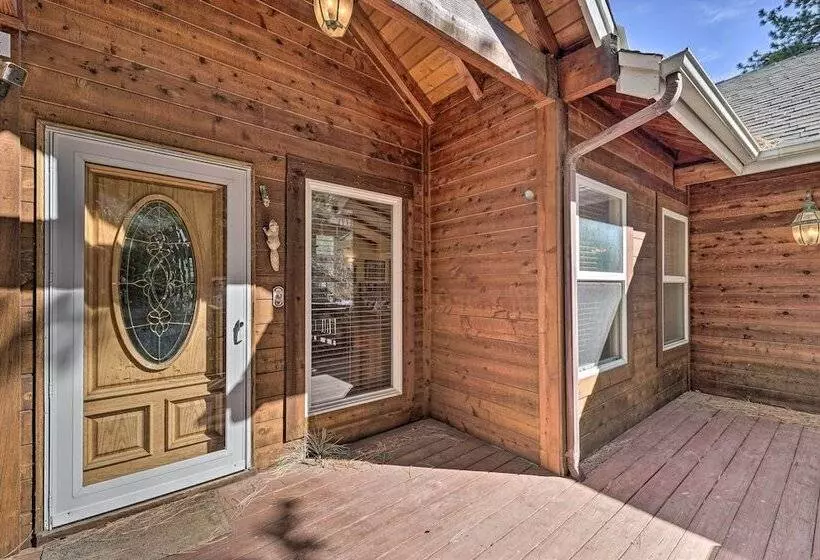 Beautiful View Home W/ Fenced Yard, 5 Mi To Lake!