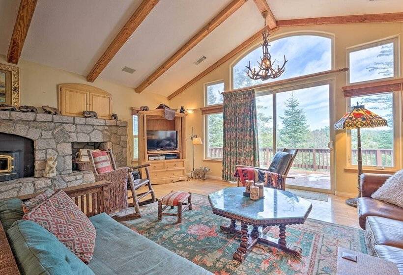 Beautiful View Home W/ Fenced Yard, 5 Mi To Lake!