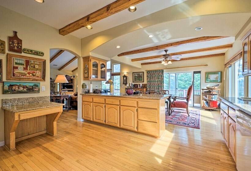 Beautiful View Home W/ Fenced Yard, 5 Mi To Lake!