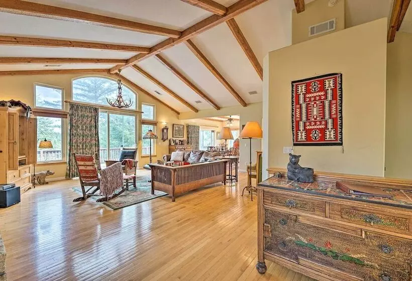 Beautiful View Home W/ Fenced Yard, 5 Mi To Lake!