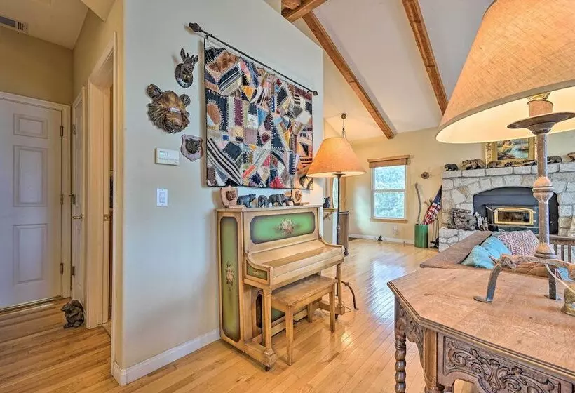 Beautiful View Home W/ Fenced Yard, 5 Mi To Lake!