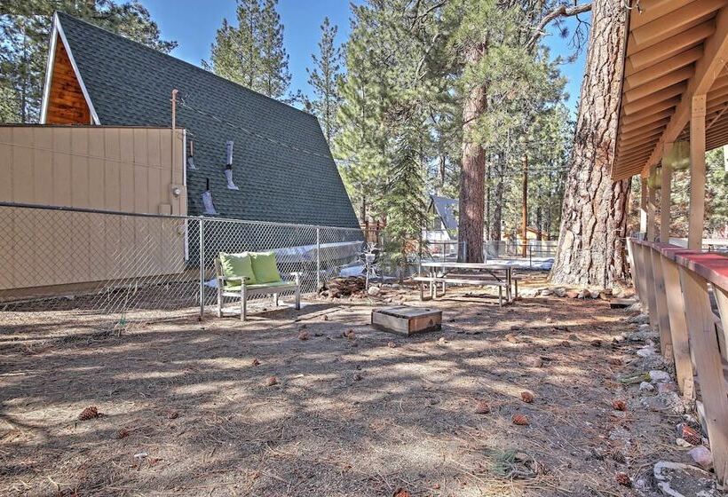 Big Bear Cabin W/ Fenced Yard: 4 Mi To Snow Summit