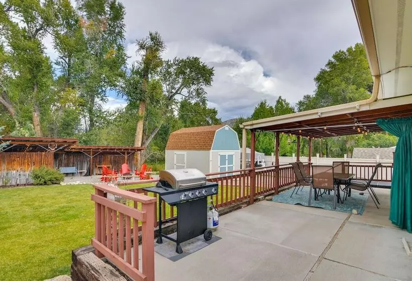 Ranch Style Retreat In Downtown Buena Vista!