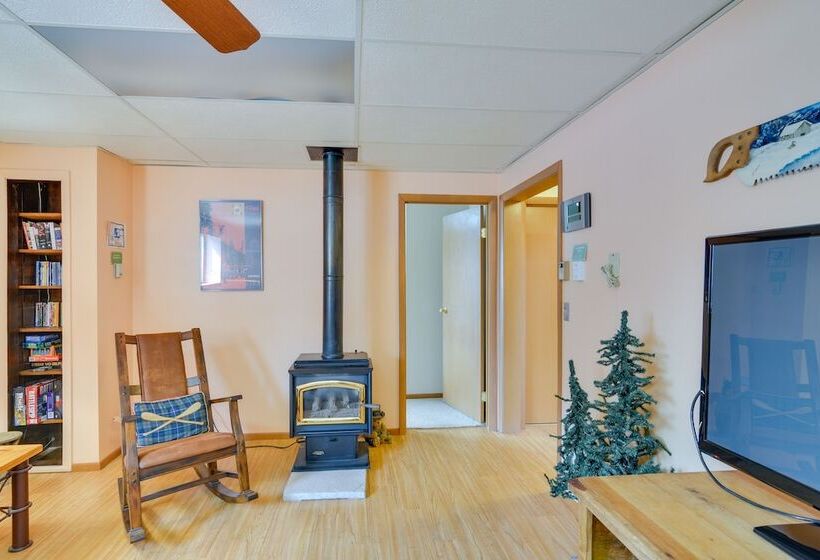 Ranch Style Retreat In Downtown Buena Vista!