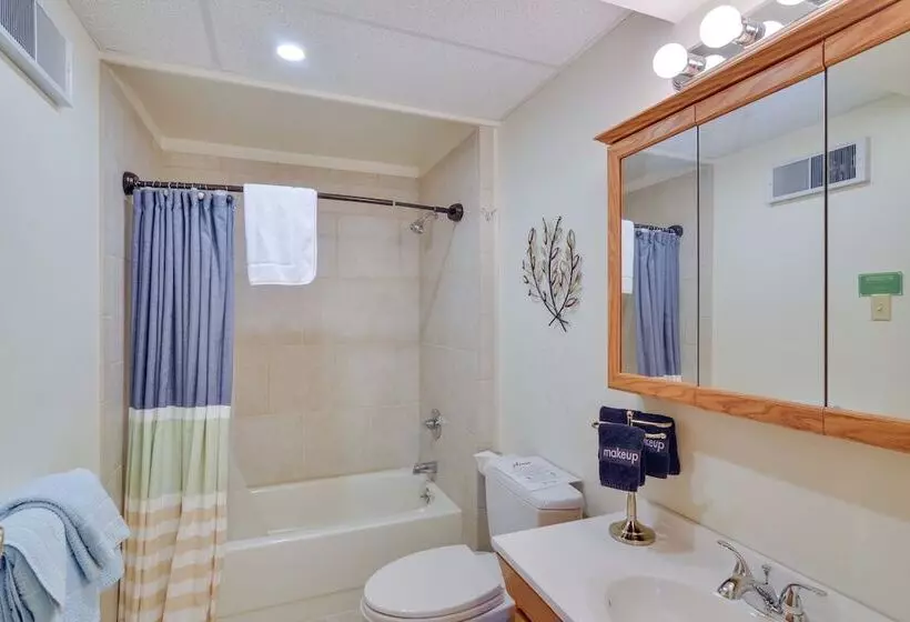 Ranch Style Retreat In Downtown Buena Vista!