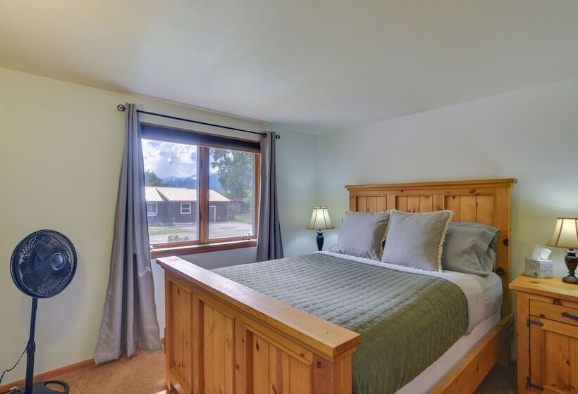 Ranch Style Retreat In Downtown Buena Vista!