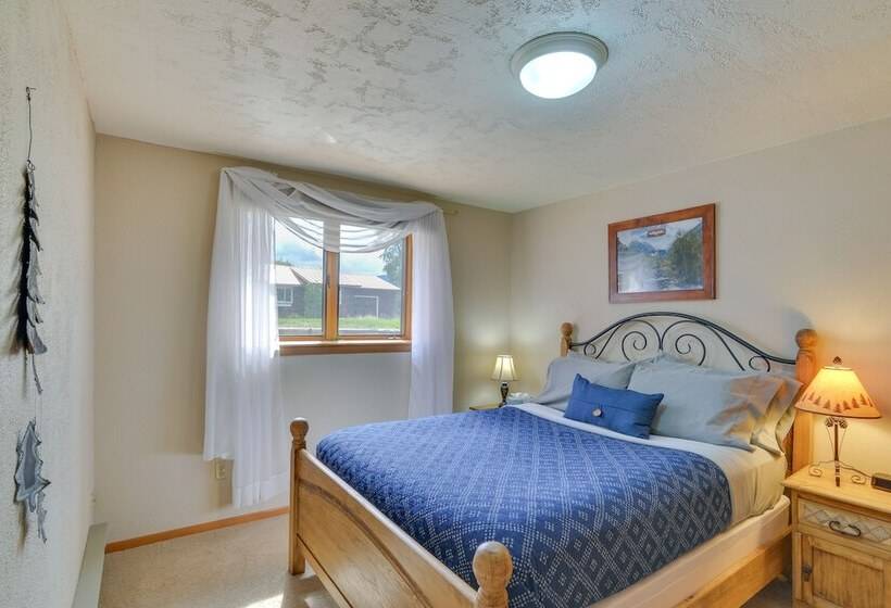 Ranch Style Retreat In Downtown Buena Vista!