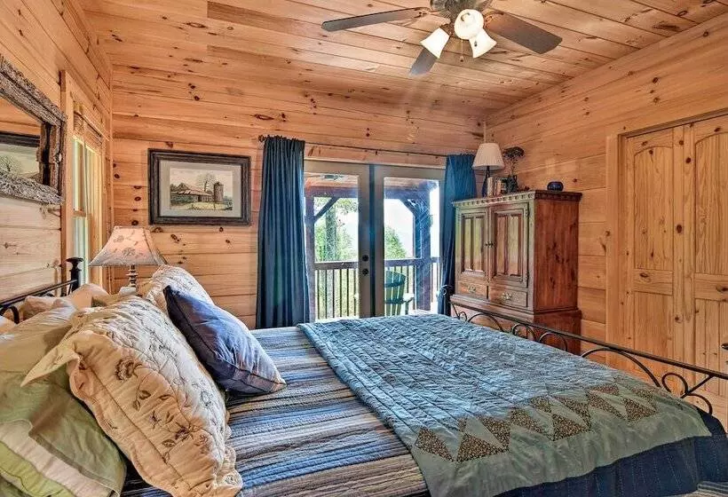 Cabin W/ Bbq + Games   Walk To Blue Ridge Parkway!