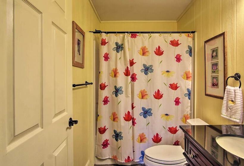 Cabin W/ Bbq + Games Walk To Blue Ridge Parkway!