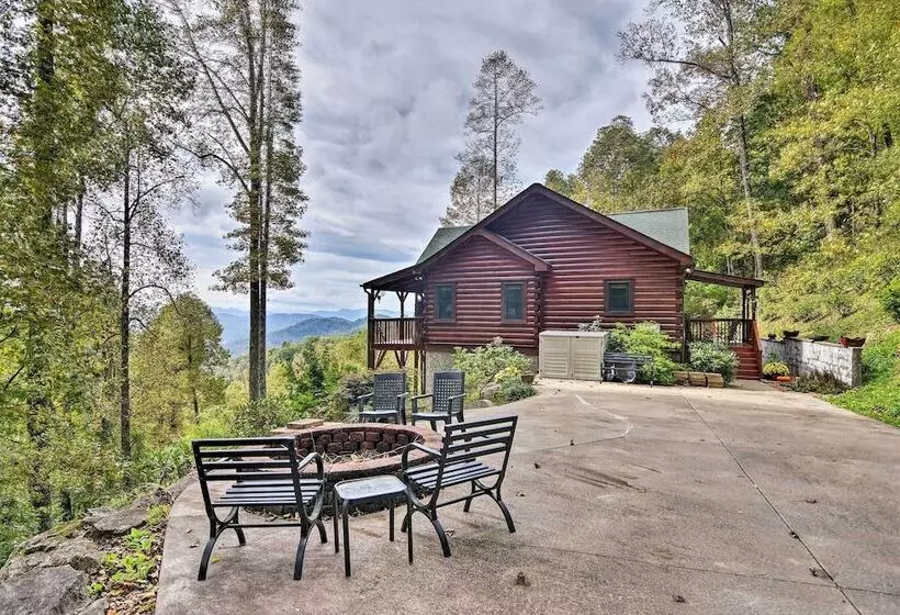 Cabin W/ Bbq + Games   Walk To Blue Ridge Parkway!