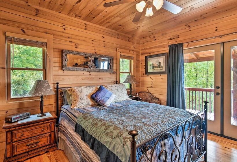 Cabin W/ Bbq + Games Walk To Blue Ridge Parkway!